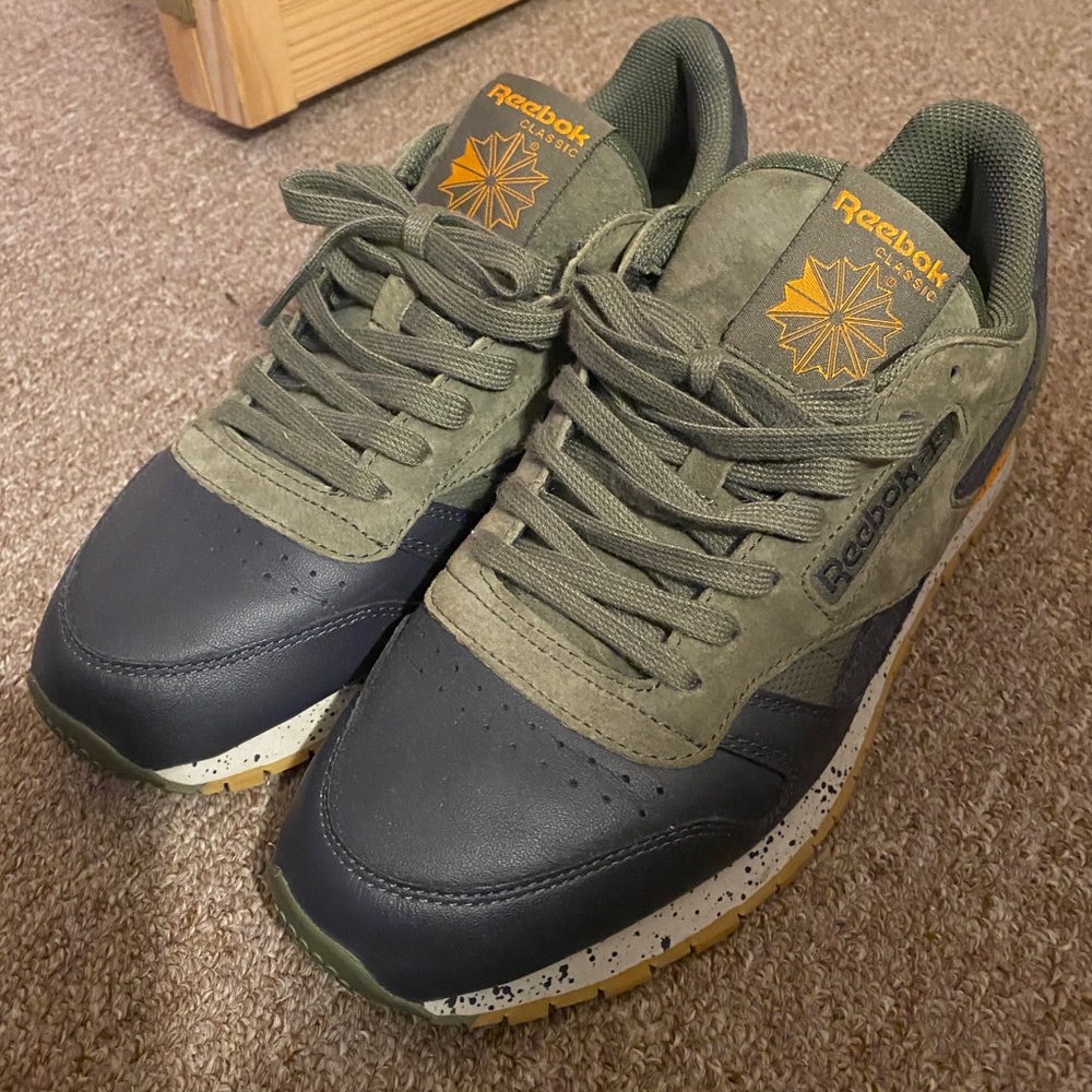 Reebok Classics Olive